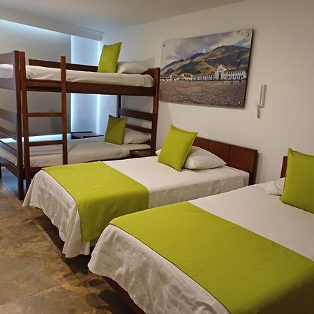 Hotel Milan Дуитама Екстериор снимка